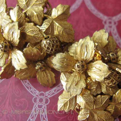 （画像用） DeMarioNY 花イヤリング