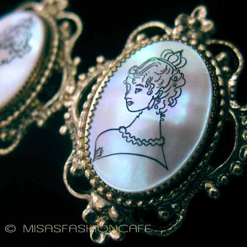 （画像用） White&Davisイヤリング マザーオブパール