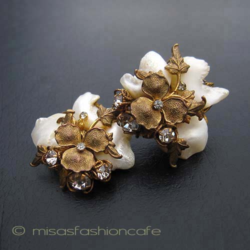 （画像用） DeMario NY イヤリング マザーオブパール・すみれ