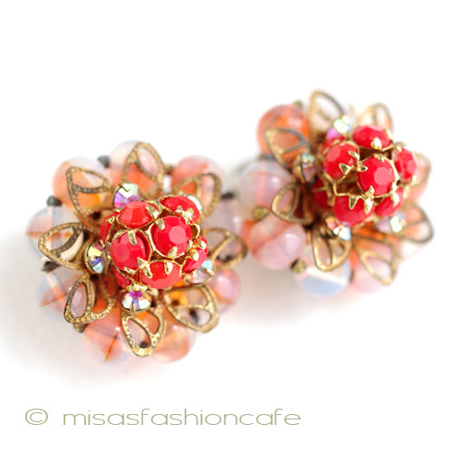 （画像用） Ｊｏｎｎｅ　イヤリング コーラルガラスのお花