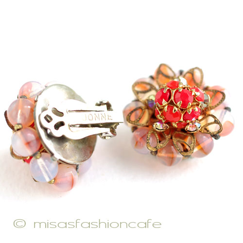 （画像用） Ｊｏｎｎｅ　イヤリング コーラルガラスのお花