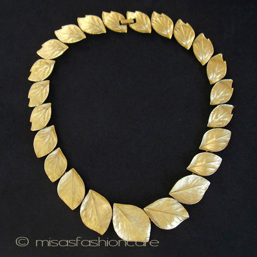 クラウントリファリ Trifari 金の葉 - ウインドウを閉じる