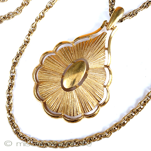 （画像用） Trifari　 トリファリ ２連　ネックレス