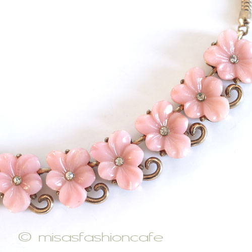 （画像用） Trifari　トリファリ ガラスの花ネックレス