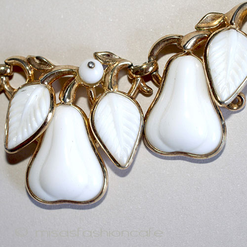 （画像用） Ｔｒｉｆａｒｉ　 トリファリ ガラス洋梨ネックレス