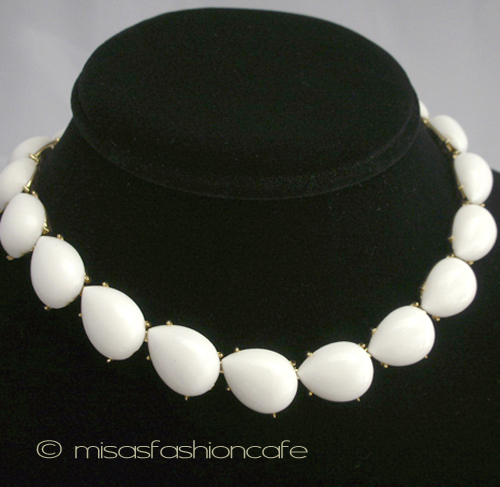 （画像用） Trifari　トリファリ ホワイトティアーネックレス