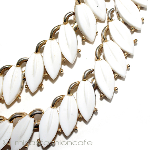 （画像用） Trifari　 トリファリ 白い葉　ネックレス