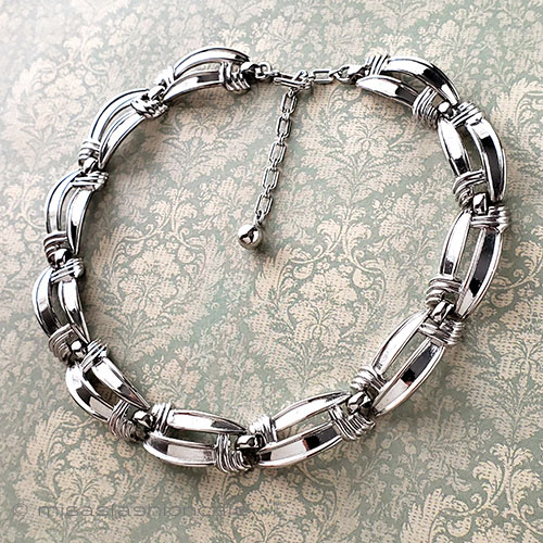 （画像用） Trifari　 トリファリ 編み込みネックレス