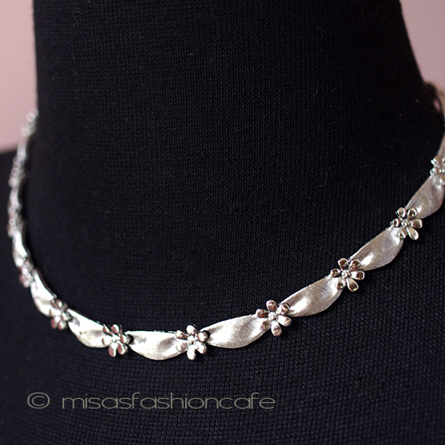 （画像用） Ｔｒｉｆａｒｉ　 トリファリ 花りぼんネックレス