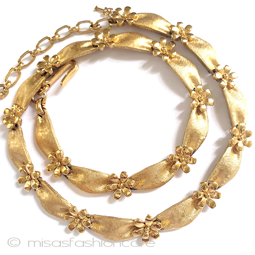 （画像用） Ｔｒｉｆａｒｉ　 トリファリ 金の花リボン　ネックレス