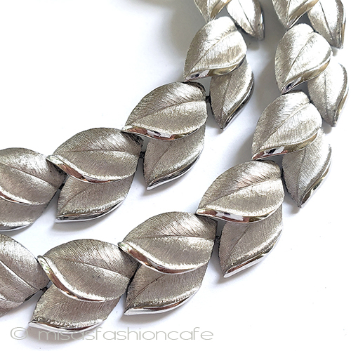 （画像用） Trifari　 トリファリ 銀の葉　ネックレス