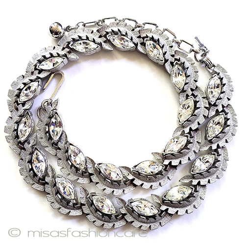 （画像用） Ｔｒｉｆａｒｉ　 トリファリ クリスタル銀葉ネックレス