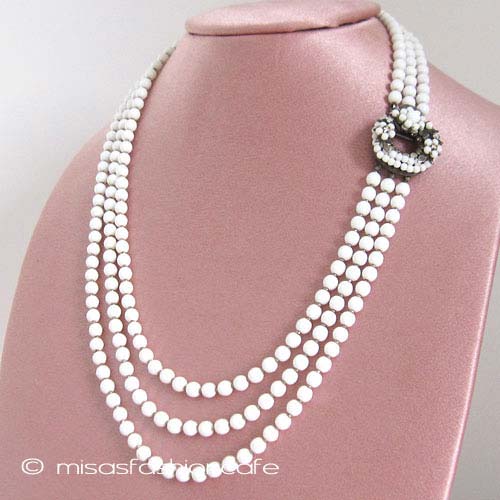 （画像用） Original By Robert ミルクガラスネックレス