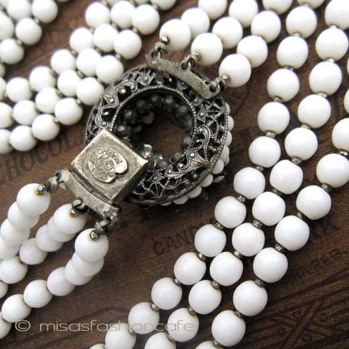 （画像用） Original By Robert ミルクガラスネックレス