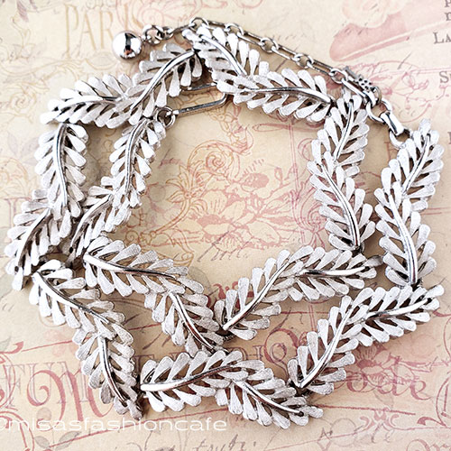 （画像用） Trifari　トリファリ 透かし銀葉ネックレス