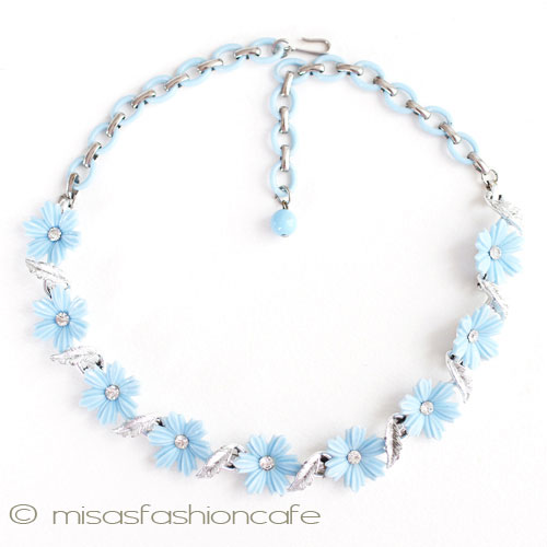 （画像用） ブルーフラワーネックレス