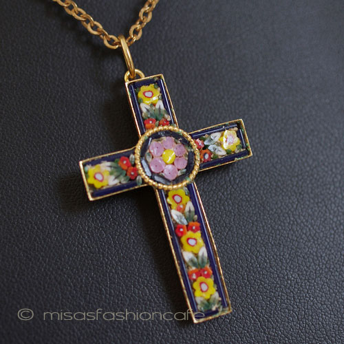 （画像用） イタリア製　モザイク 　花の十字架ネックレス