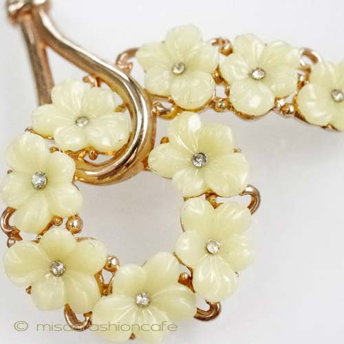 （画像用） クラウンTrifari お花ネックレス