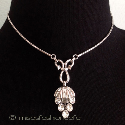 （画像用） Ｔｒｉｆａｒｉ　トリファリ 1950年　葡萄ネックレス