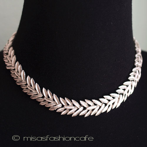 （画像用） Ｔｒｉｆａｒｉ　 トリファリ 銀の葉　ネックレス