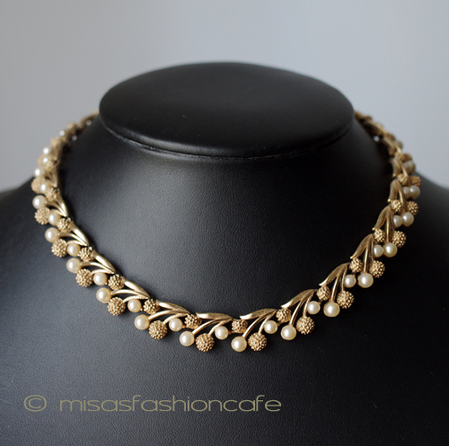 （画像用） Trifari　トリファリ 　パールの花ネックレス