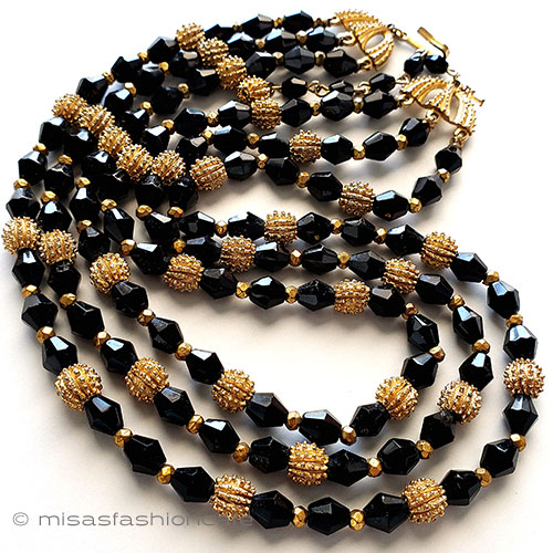 （画像用） Trifari　トリファリ ガラス3連ネックレス