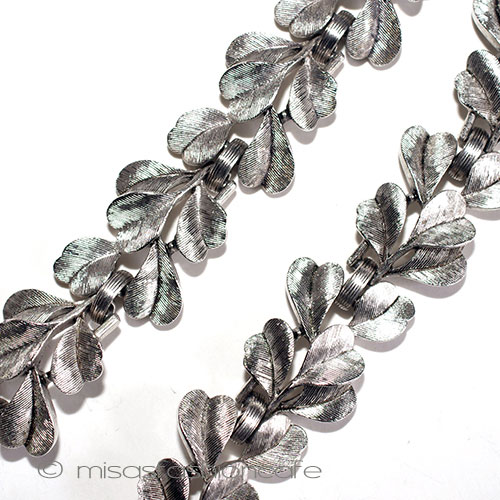 （画像用） Ｔｒｉｆａｒｉ　 トリファリ リーフ　ネックレス