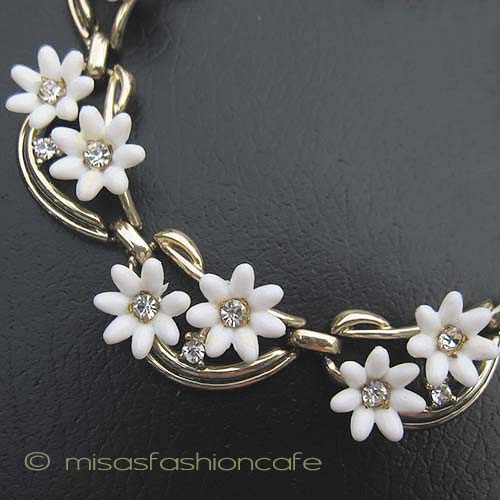 （画像用） Coro お花ネックレス