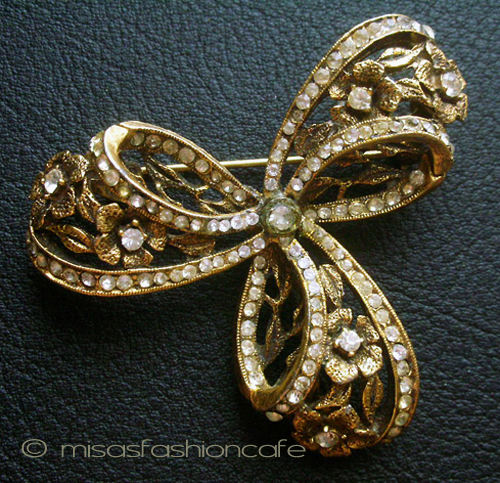 （画像用） アンティーク 　フラワーブローチ