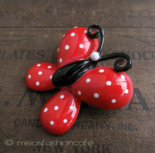 （画像用） Original By Robert 水玉の蝶　ブローチ