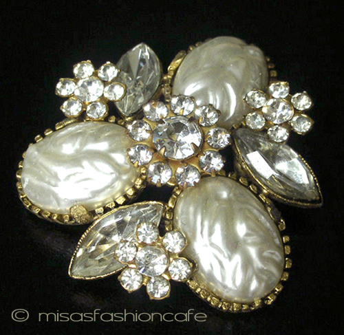 （画像用） バロックパール花ブローチ