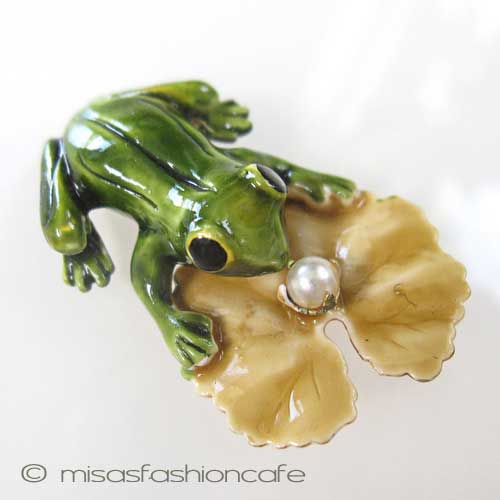 （画像用） Original By Robert 蛙カエル　ブローチ