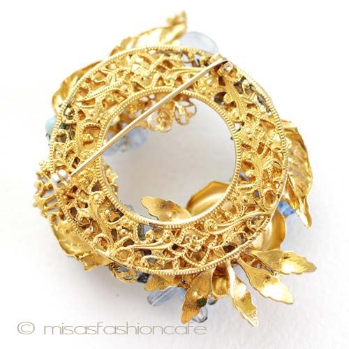 （画像用） フラワーリース　ブローチ