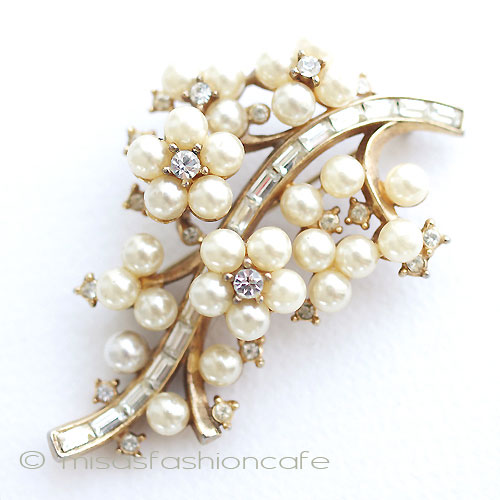 （画像用） Ｔｒｉｆａｒｉ　 トリファリ パールの花 ブローチ