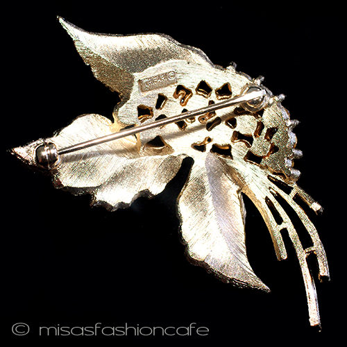 （画像用） Ｔｒｉｆａｒｉ　 トリファリ クリスタルの花　ブローチ