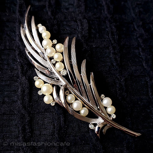 （画像用） Trifari　 トリファリ パールRS葉ブローチ