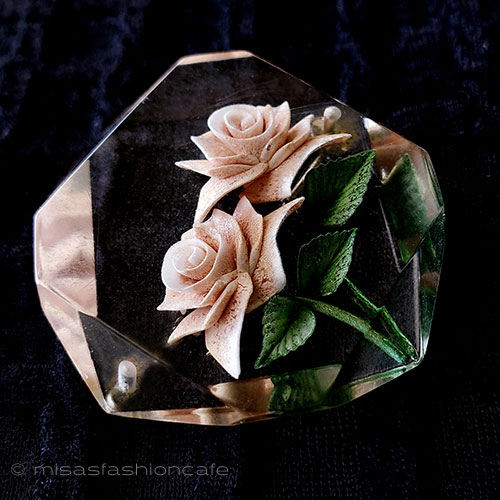 （画像用） ヴィンテージアクセサリー ローズブーケ花ブローチ