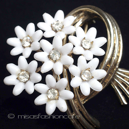 （画像用） ＣＯＲＯ　ブローチ ホワイトブーケ