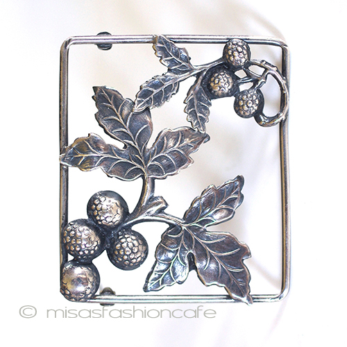 （画像用） スターリングシルバー ラズベリー　ブローチ