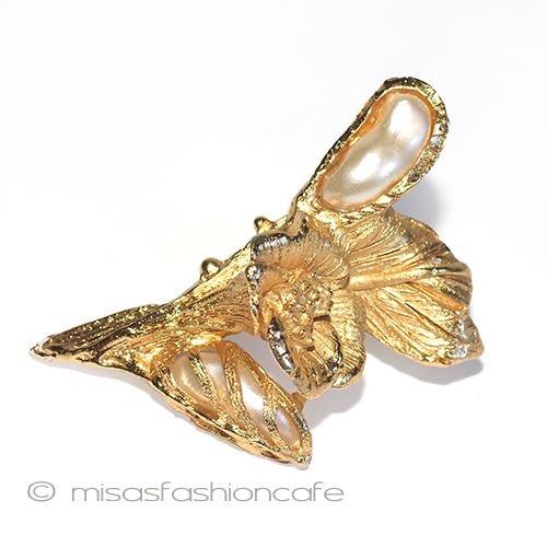 （画像用） Trifari　 トリファリ バロックパールの花