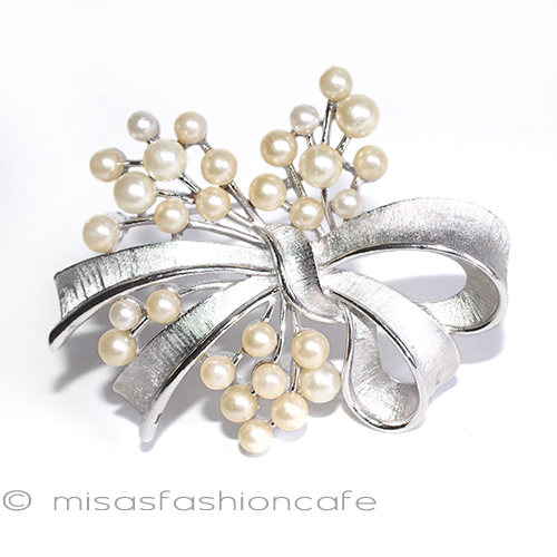 （画像用） Trifari　 トリファリ パールりぼん　ブローチ