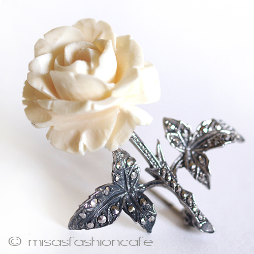 （画像用） 象牙　アイボリー　銀製 天然石ローズ　ブローチ