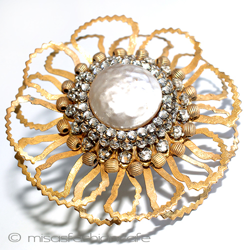 （画像用） ミリアムハスケル刻印 バロックパールの花