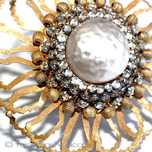 （画像用） ミリアムハスケル刻印 バロックパールの花