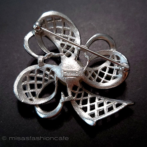 （画像用） Trifari　 トリファリ パールりぼんブローチ