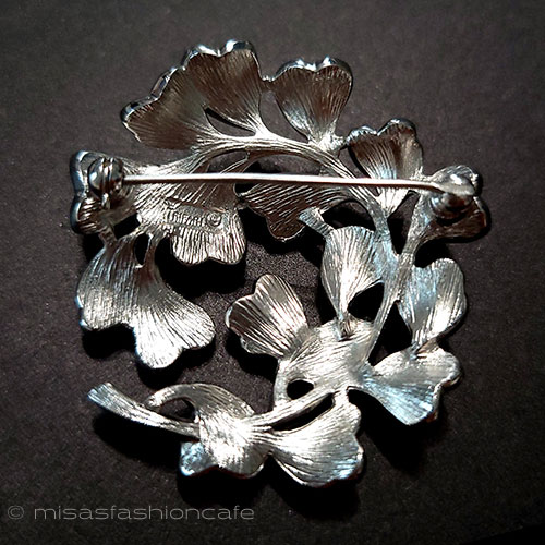 （画像用） Trifari　 トリファリ 銀の葉　ブローチ