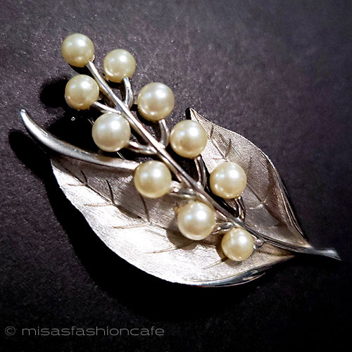 （画像用） Trifari　 トリファリ パール銀葉ブローチ