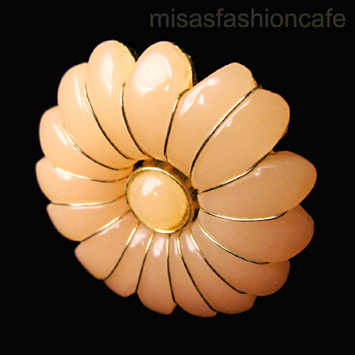 （画像用） クラウン　トリファリ ＴＲＩＦＡＲＩ　花ブローチ