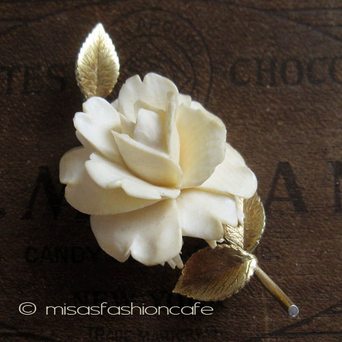 （画像用） 象牙アイボリー 12K ローズ　ブローチ