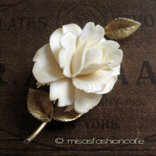 （画像用） 象牙アイボリー 12K ローズ　ブローチ